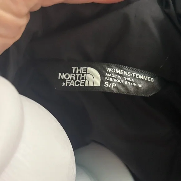 The North Face Women's Quilted Black Ski Jacket - Picture 4 of 4